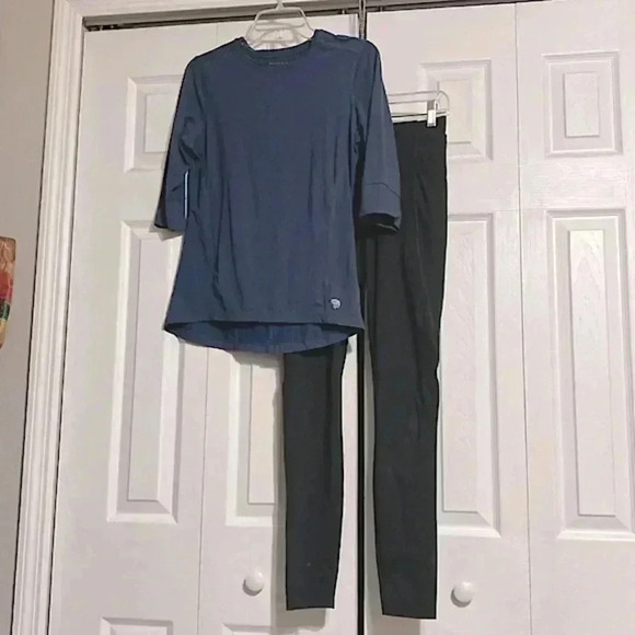 Mountain Hardwear top shirt size XS & all in motion leggings size S small set - Picture 1 of 10